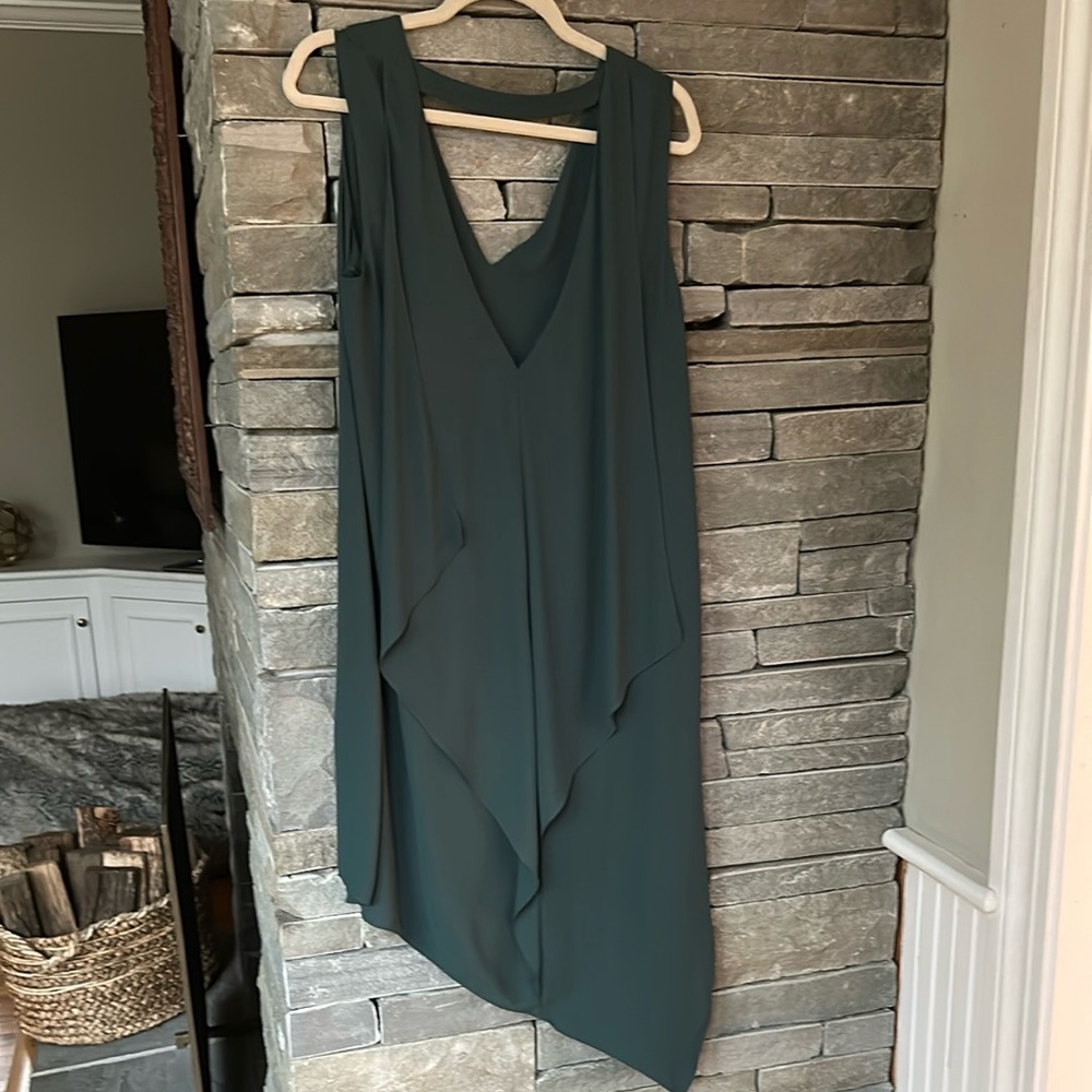 BCBG MAX AZRIA Size M emerald green handkerchief hem dress.